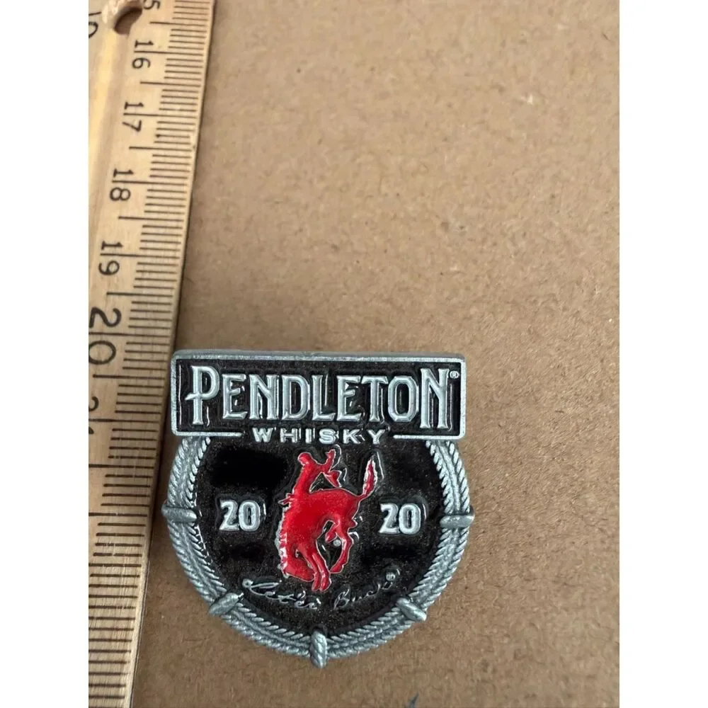 2020 Pendleton Whiskey Let'er Buck rodeo Metal Enamel Lapel Pin